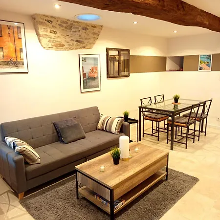Escale - Maison - Nantes Aeroport * بوغينايس